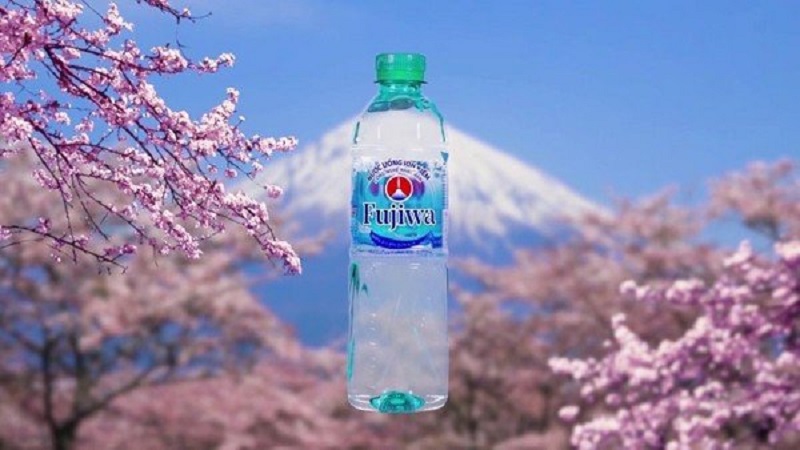 Sử dụng nước ion kiềm đóng chai Fujiwa chính là cách giúp ức chế các gốc tự do