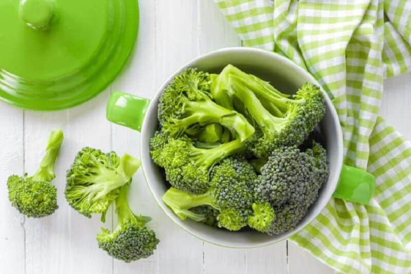 Bông cải xanh là thực phẩm mang tính kiềm cần được bổ sung hàng ngày.